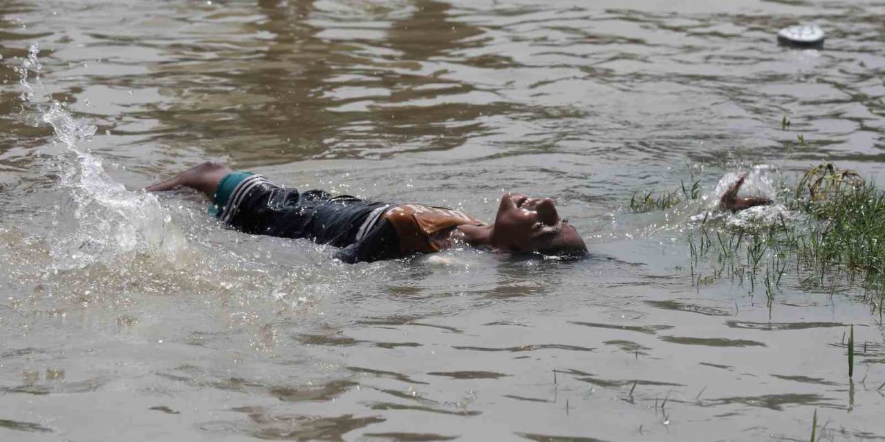 Hindistan’da Aşırı Sıcaklarda Can Kaybı 43’e Yükseldi