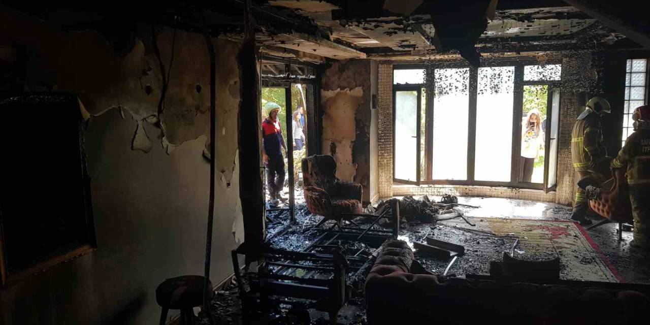 Villada Korkutan Yangın Söndürüldü