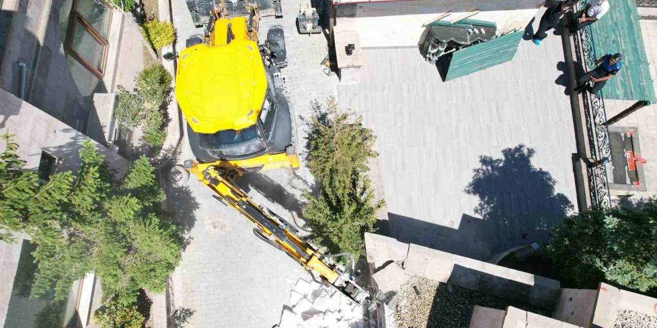 Kapadokya’da 500’den Fazla Kaçak Yapı Yıkılacak