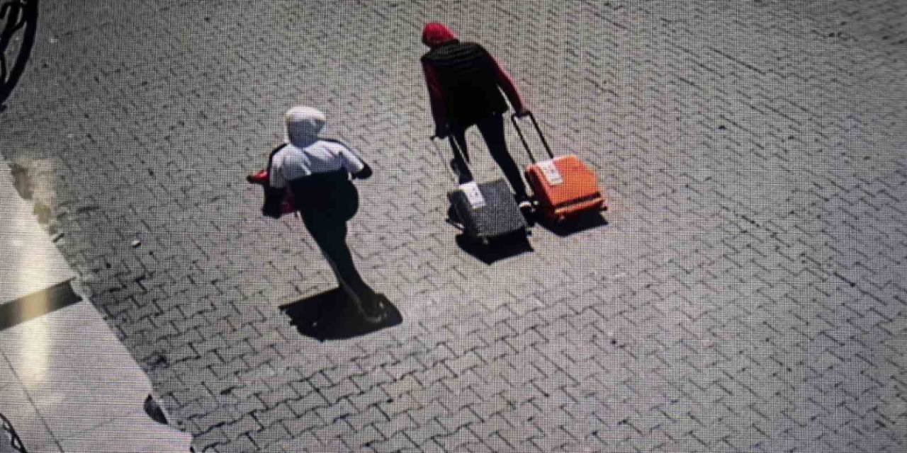 Yardım Malzemelerini Çalan Hırsızlar Önce Kameraya, Sonra Polise Yakalandı