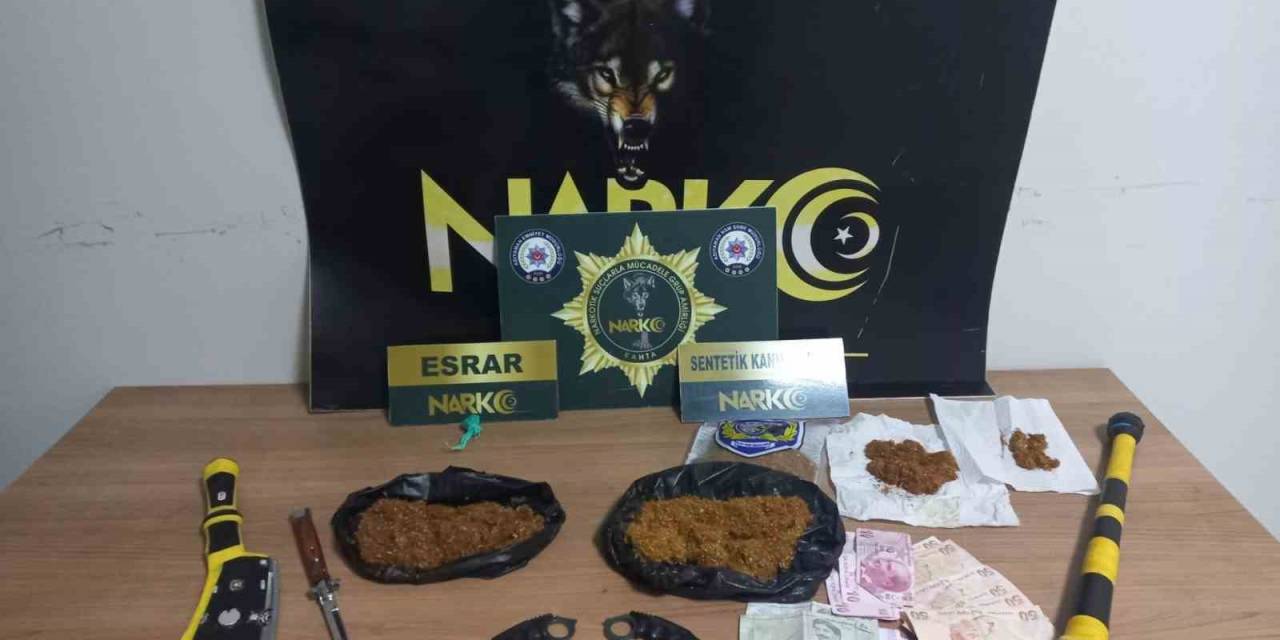 Kahta’da Uyuşturucu Ve Kesici Aletler Ele Geçirildi