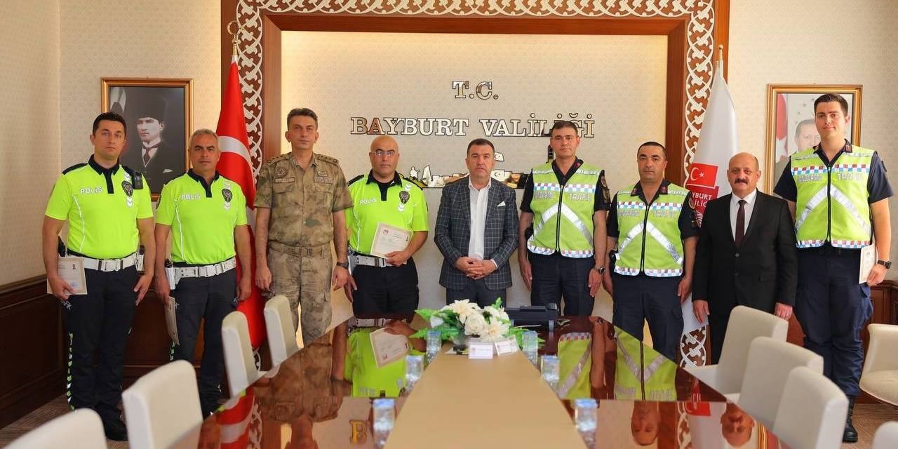 Özverili Çalışan Personele Vali Eldivan’dan Başarı Belgesi Verildi