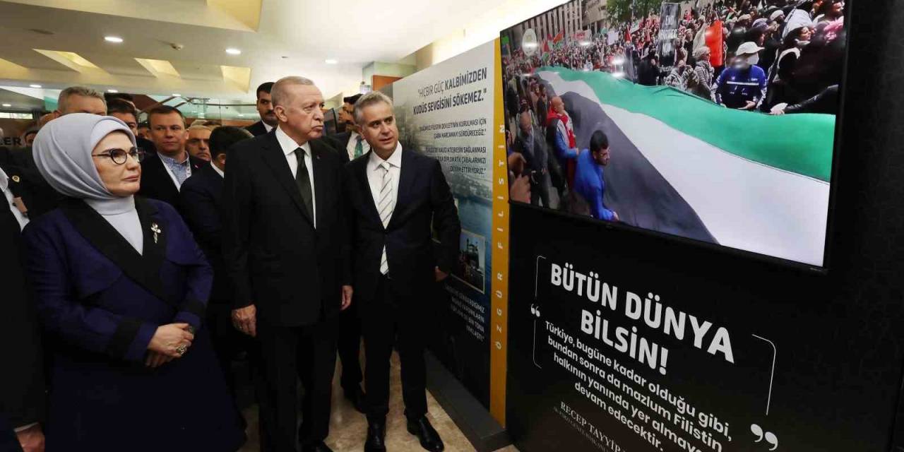 Cumhurbaşkanı Erdoğan, Filistin Sergisini Gezdi