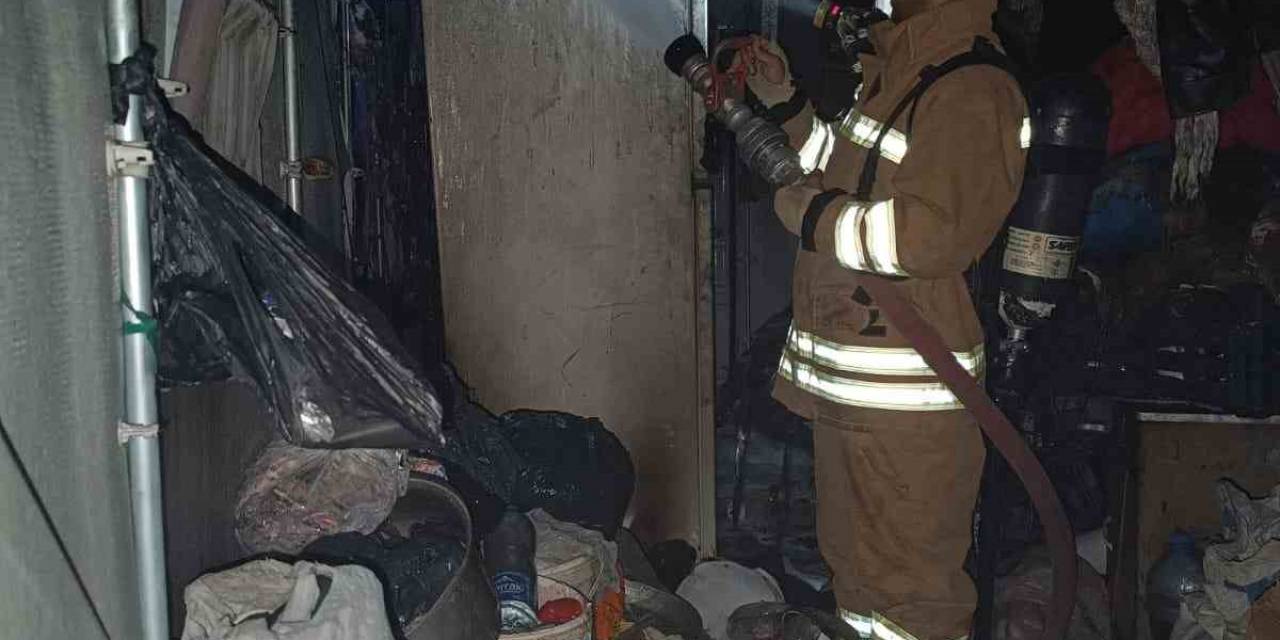 Defne’de Çıkan Yangında Çadır Alevlere Teslim Oldu