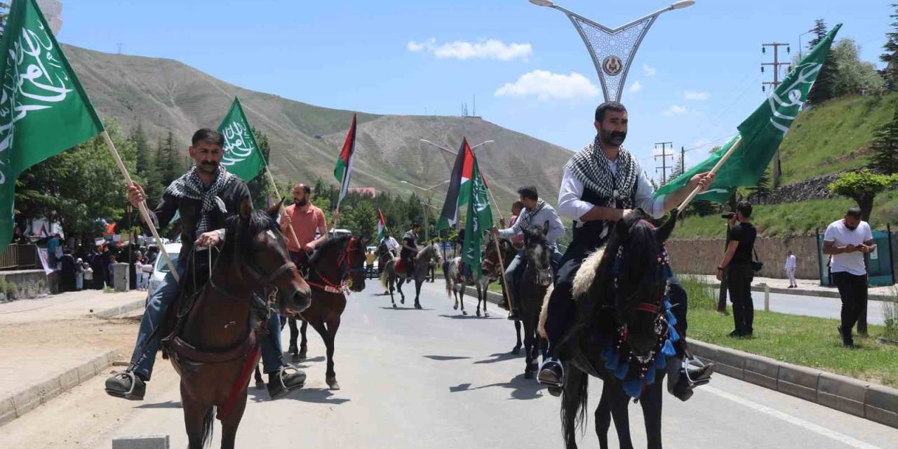 Bitlis’te Vatandaşlar Filistin İçin Yürüdü