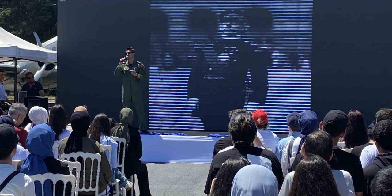 Türk Hava Kuvvetleri Kuruluşunun 113. Yılında Bakırköy’de Gösteri Uçuşu