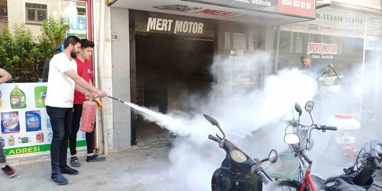 Motosiklet Tamirhanesinde Yangın Paniği