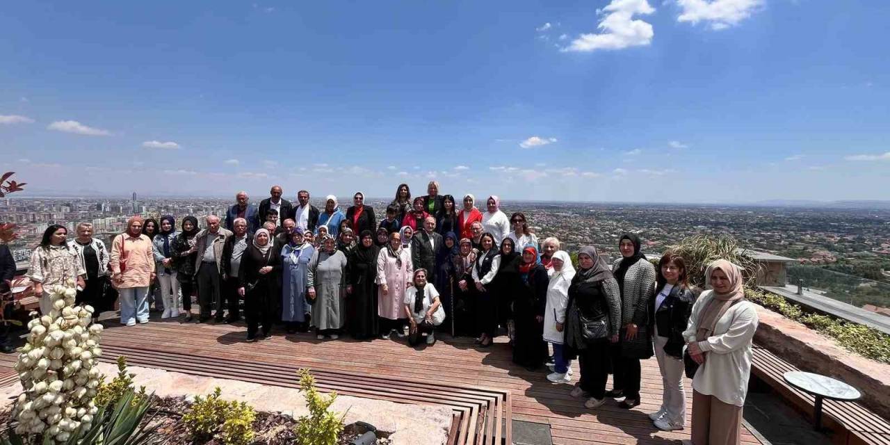 İçişleri Bakanı Ali Yerlikaya Memleketi Konya’da Şehit Yakınlarını Ağırladı
