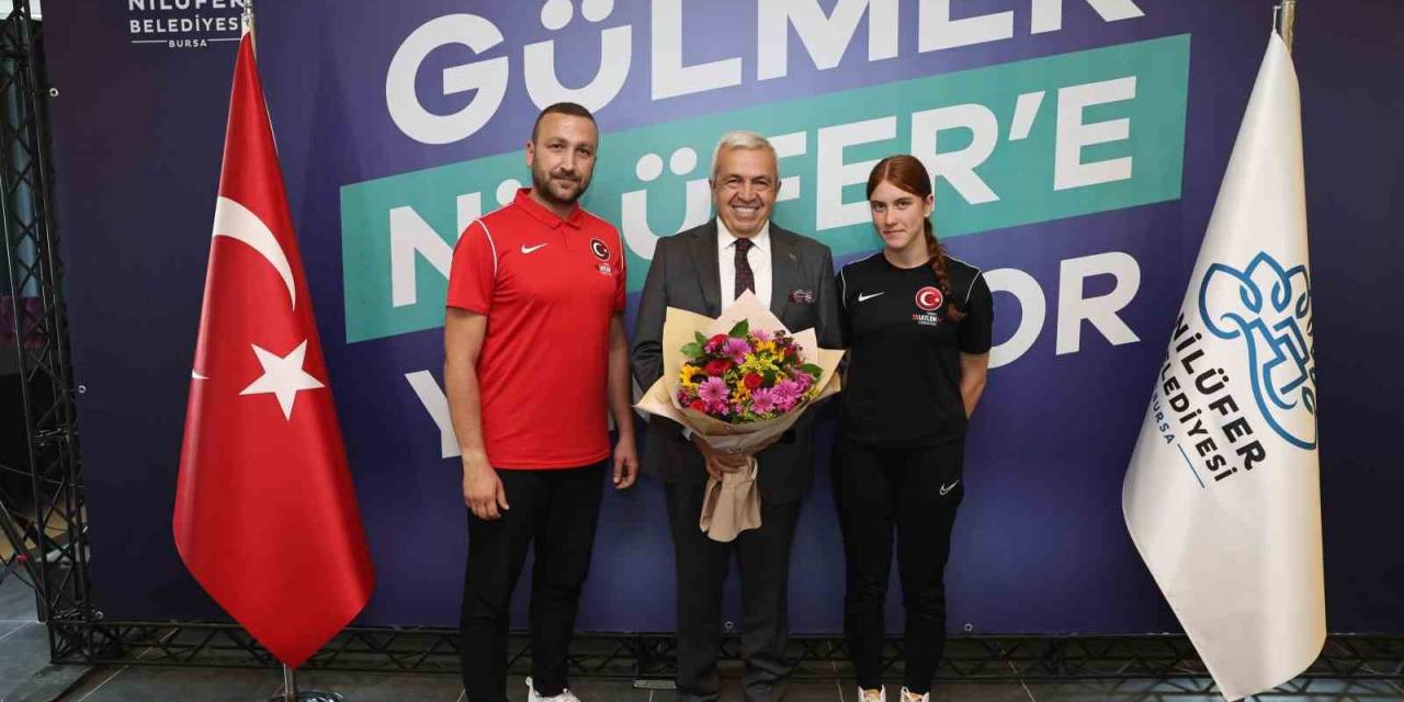 Başkan Şadi Özdemir Bir Günde Bin 400 Kişiyi Ağırladı