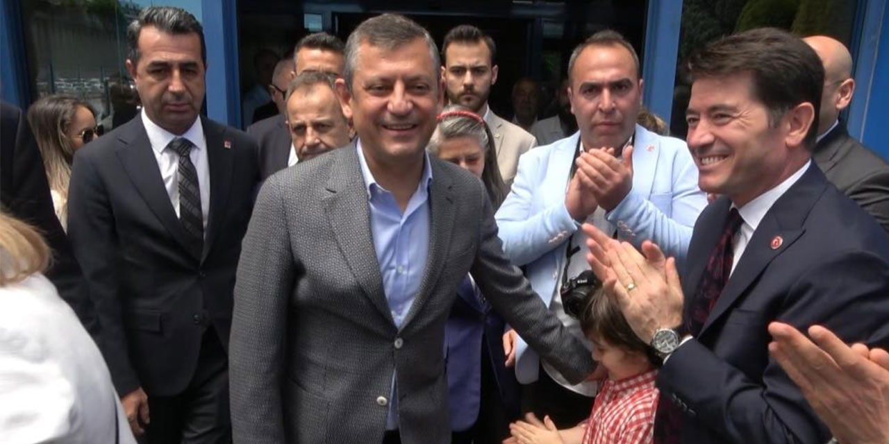 CHP Genel Başkanı Özel, Rize’deki Çay Mitingi’ne Katılmak İçin Trabzon’a Geldi