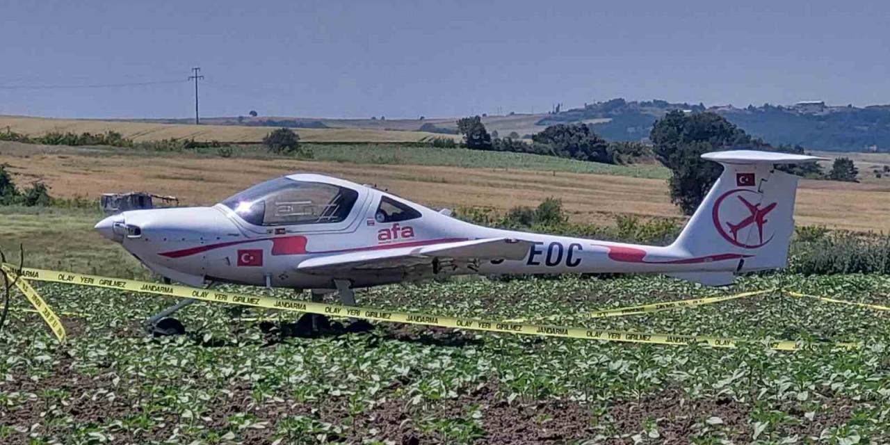 Tekirdağ’da Eğitim Uçağı Tarlaya Acil İniş Yaptı