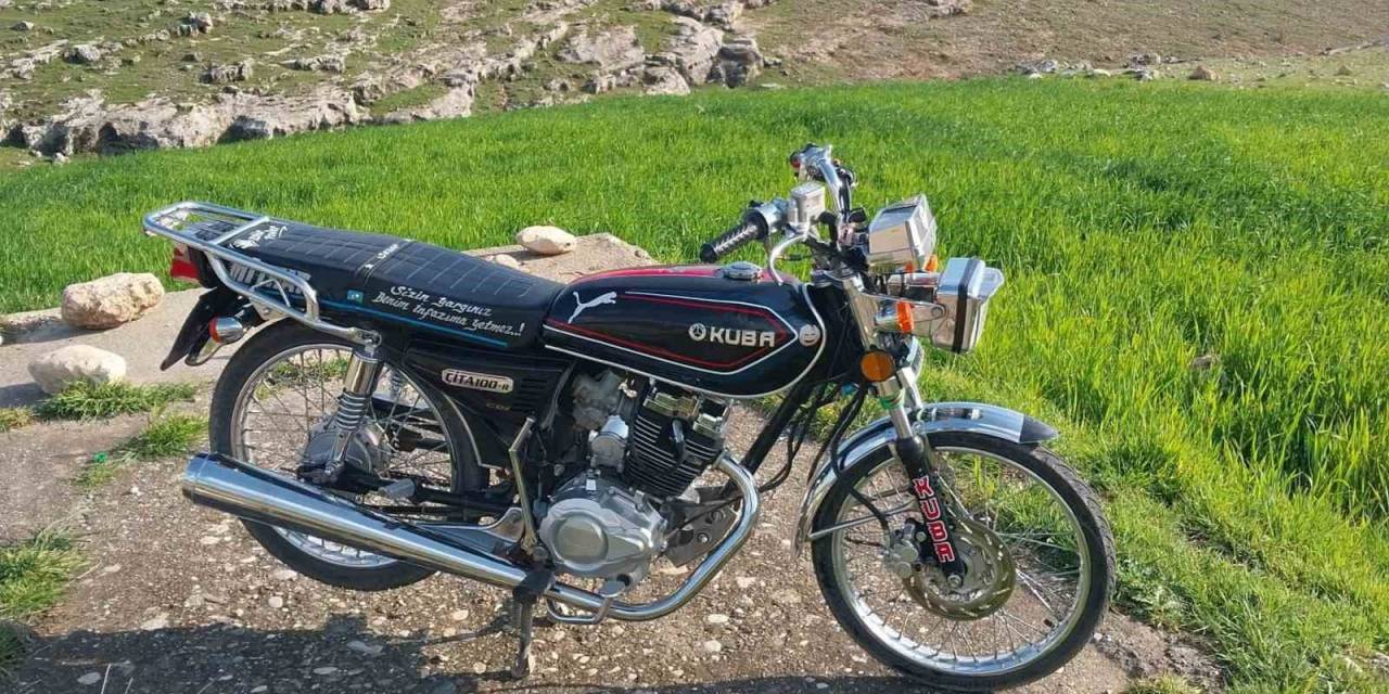 Park Halindeki Motosikletler Çalındı