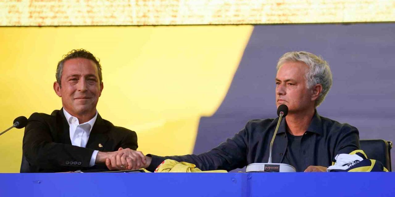 Jose Mourinho Resmen Fenerbahçe’de