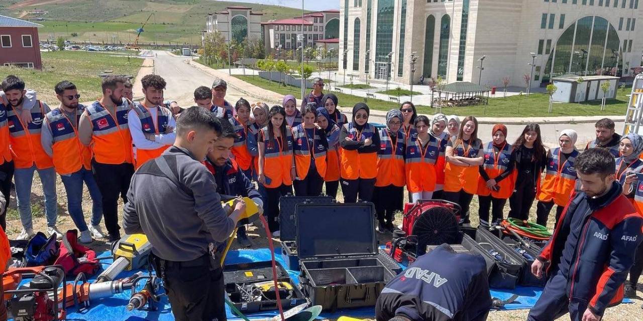 Afad Gönüllü Eğitimlerin De 40 Kişi Eğitimleri Başarıyla Tamamladı