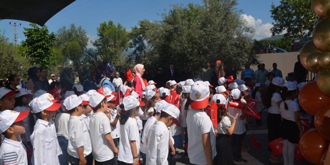 Edremit’te 4-6 Yaş Kur’an Kursları Yılsonu Etkinliği Düzenlendi