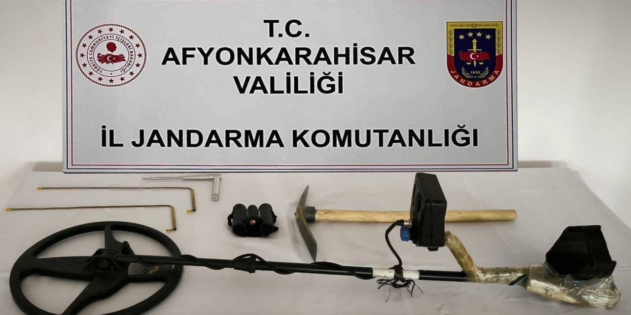 Define Ararken Jandarmaya Yakalandı