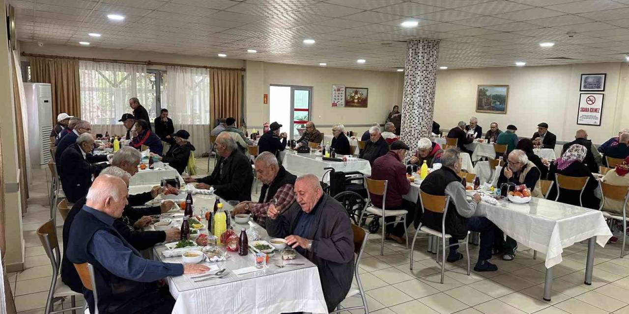 Adanalı Kebapçı Sosyal Projelerle Binlerce Kişiye Ulaşıyor