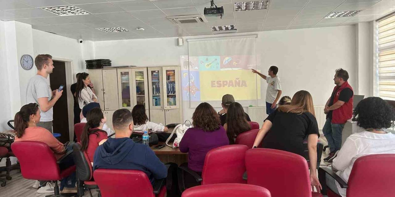 Muğla Uluslararası Gençlik Merkezi, Gençlere Avrupa Fırsatları Sunuyor