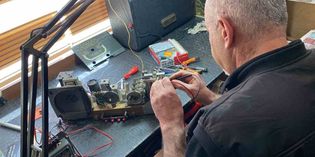 Anısı Olan Gramofon, Plak Ve Antika Radyolar Konyalı Tamirciye Emanet