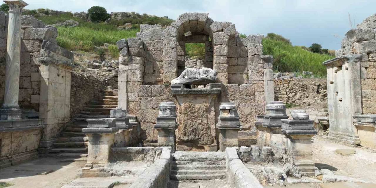 Perge’deki Kestros Çeşmesi, 1800 Yıl Aradan Sonra Suyla Buluşacak