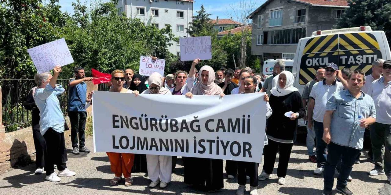 Beykoz’da, Mahalle Sakinlerinden ‘Süleymancılar Cami Lojmanına Çöktü’ İddiası