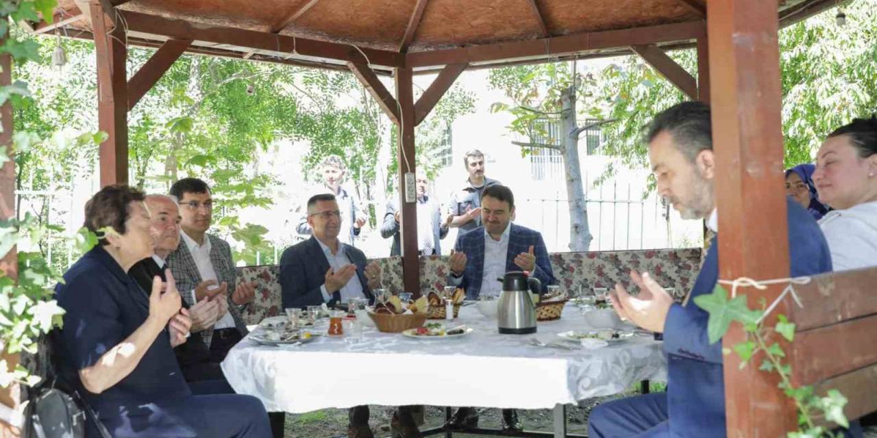 Kütahya Beyazay Derneği’nden Geleneksel Birlik Ve Beraberlik Kahvaltısı