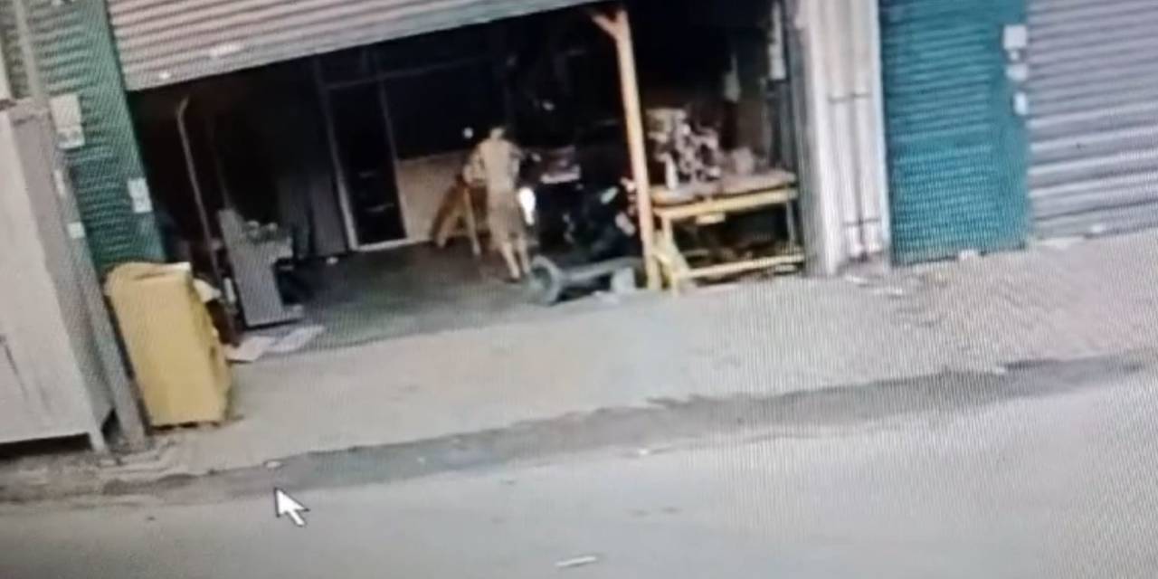 Köpeği Kovaladı, Güvenlik Kamerasına Ateş Etti, Dans Ederek İş Yerini Kundakladı