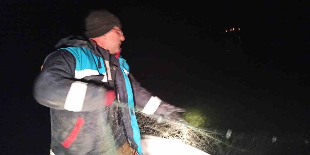 Eğirdir Gölü’nde 800 Metre Uzatma Ağı Ele Geçirildi