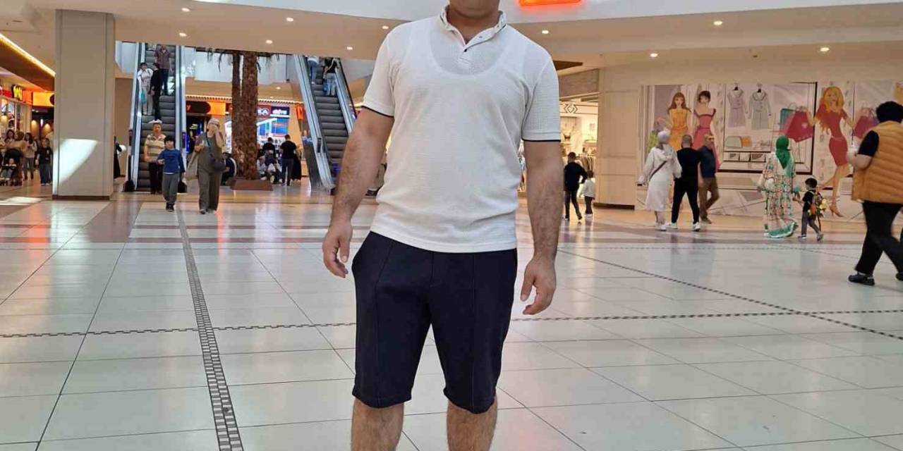 Küçükçekmece’de Çöken Binada Hayatını Kaybedenin Yakınları Cenazeyi Almak İçin Adli Tıp’a Geldi