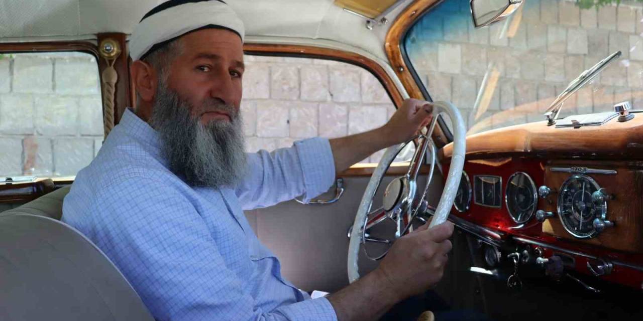 Adnan Menderes’in Korumasının Kullandığı Otomobile Gözü Gibi Bakıyor