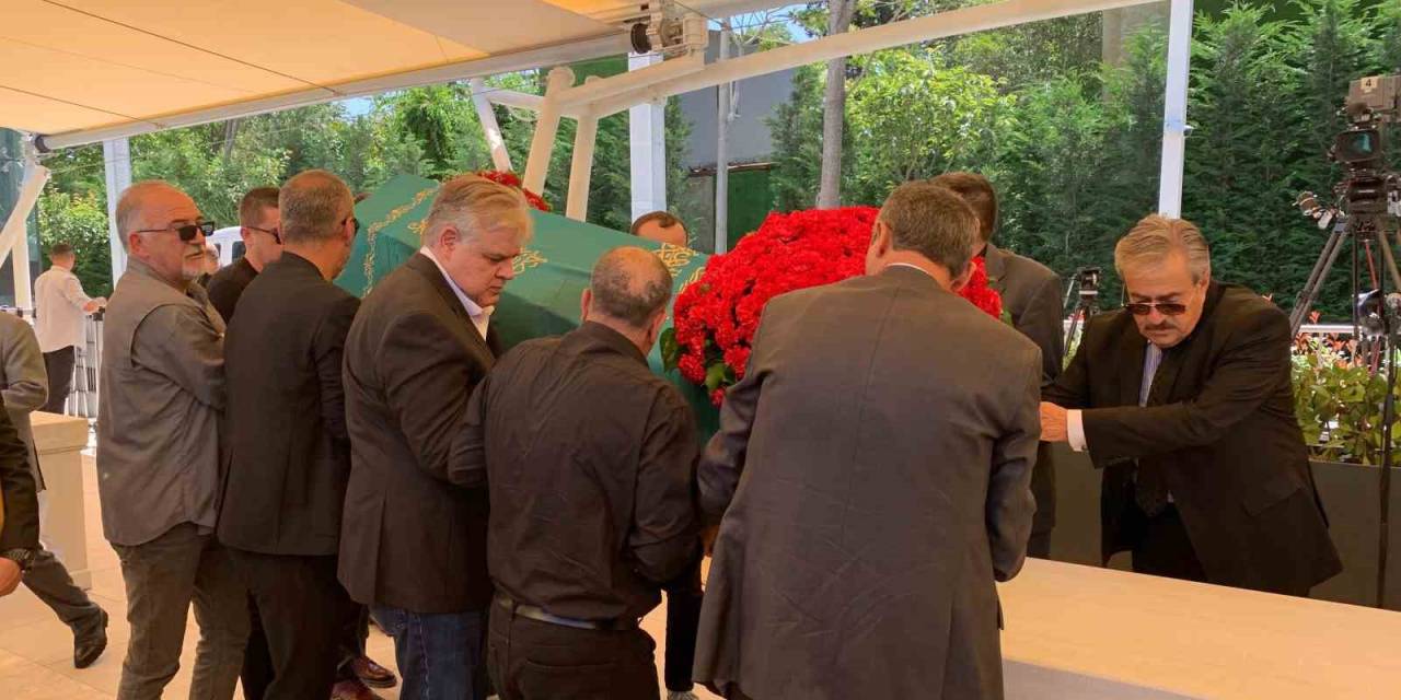 Eski Başbakan Tansu Çiller’in Eşi Özer Uçuran Çiller Son Yolculuğuna Uğurlanıyor