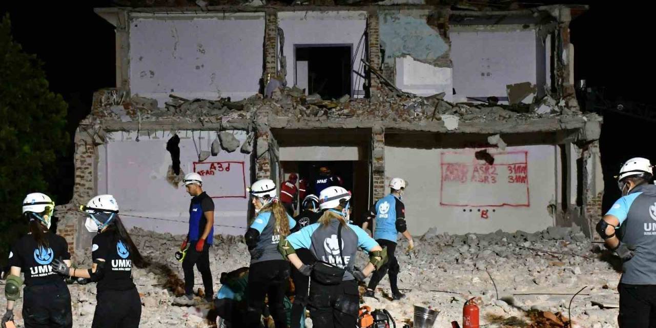 Lüleburgaz’da Gerçeği Aratmayan Enkaz Arama Kurtarma Tatbikatı