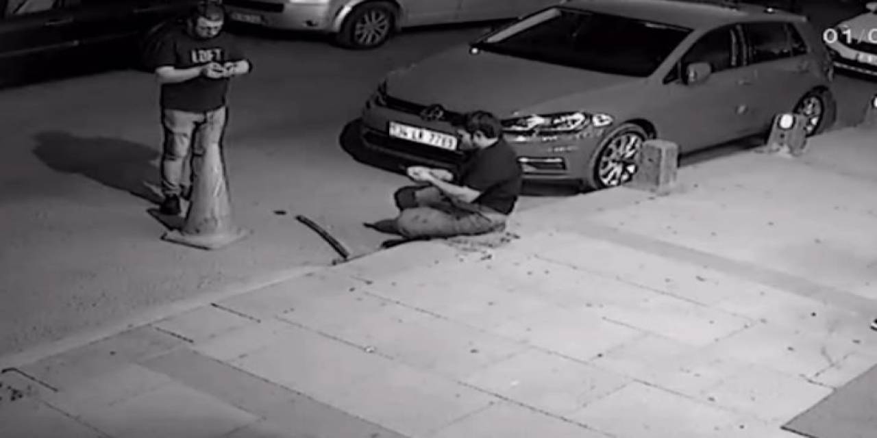 Arnavutköy’de Kardeşlerin Kavgası Kanlı Bitti: Çamaşır Makinesi Parası Nedeniyle Ağabeyini Peş Peşe Bıçakladı