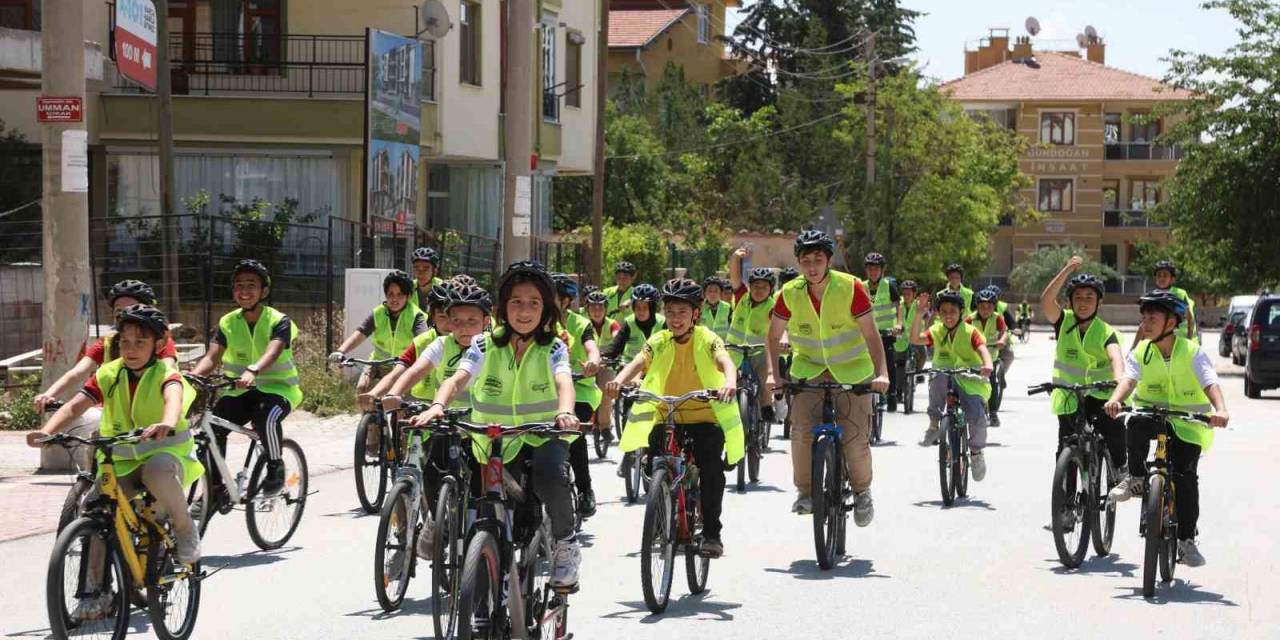 Konya Büyükşehir "Güvenli Okul Yolları" Projesiyle Türkiye’ye Örnek Oluyor