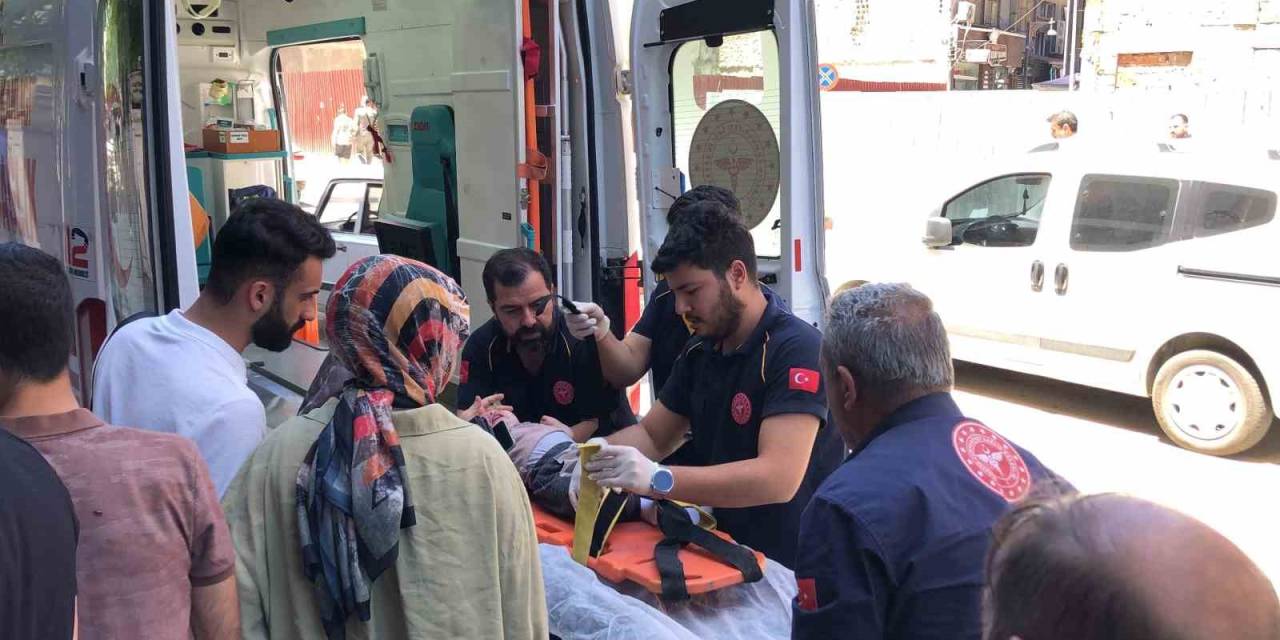 Elazığ’da Otomobilin Çarptığı Çocuk Yaralandı