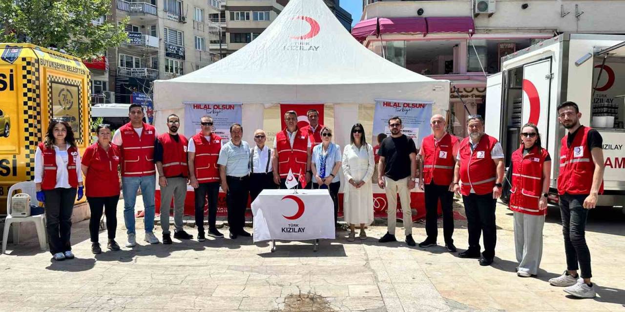 Manisa’da Türk Kızılay Kurban Bağış Standı Açıldı
