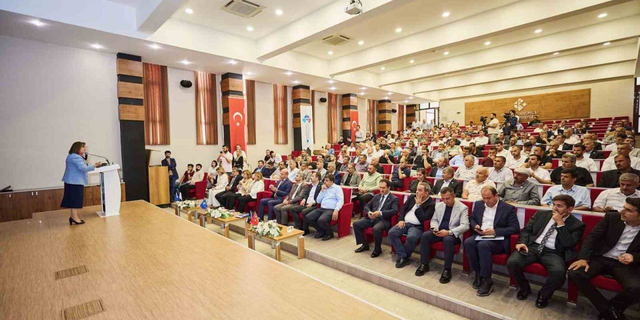 Mahallenin Kahramanlarına Yeni Bir Vizyon: Muhtarlar Akademisi