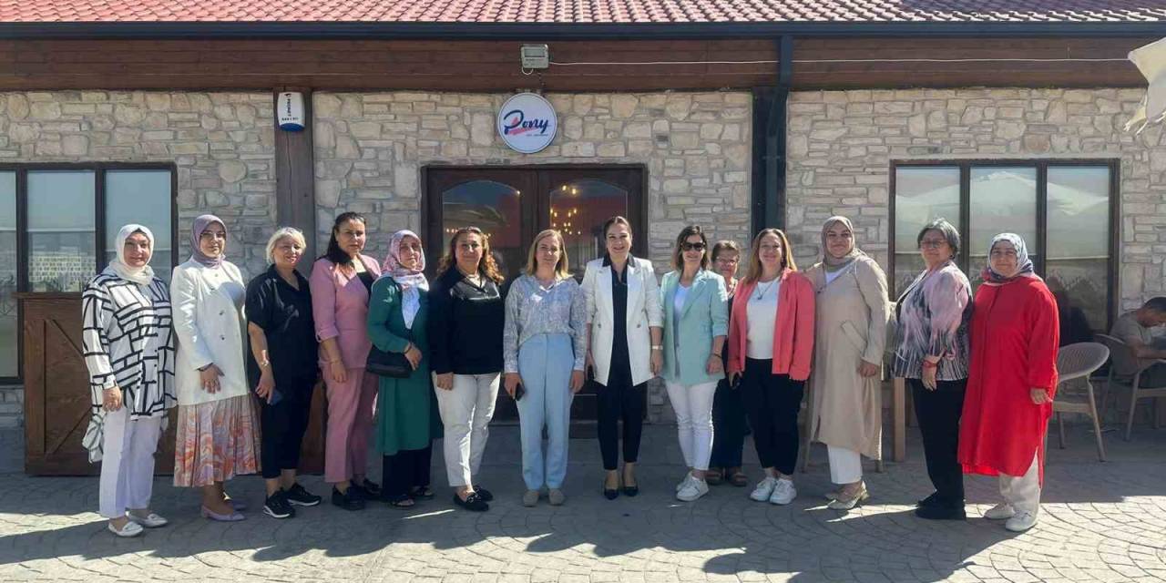 Kuzey İzmir’de Ak Partili Kadınlar Buluşması