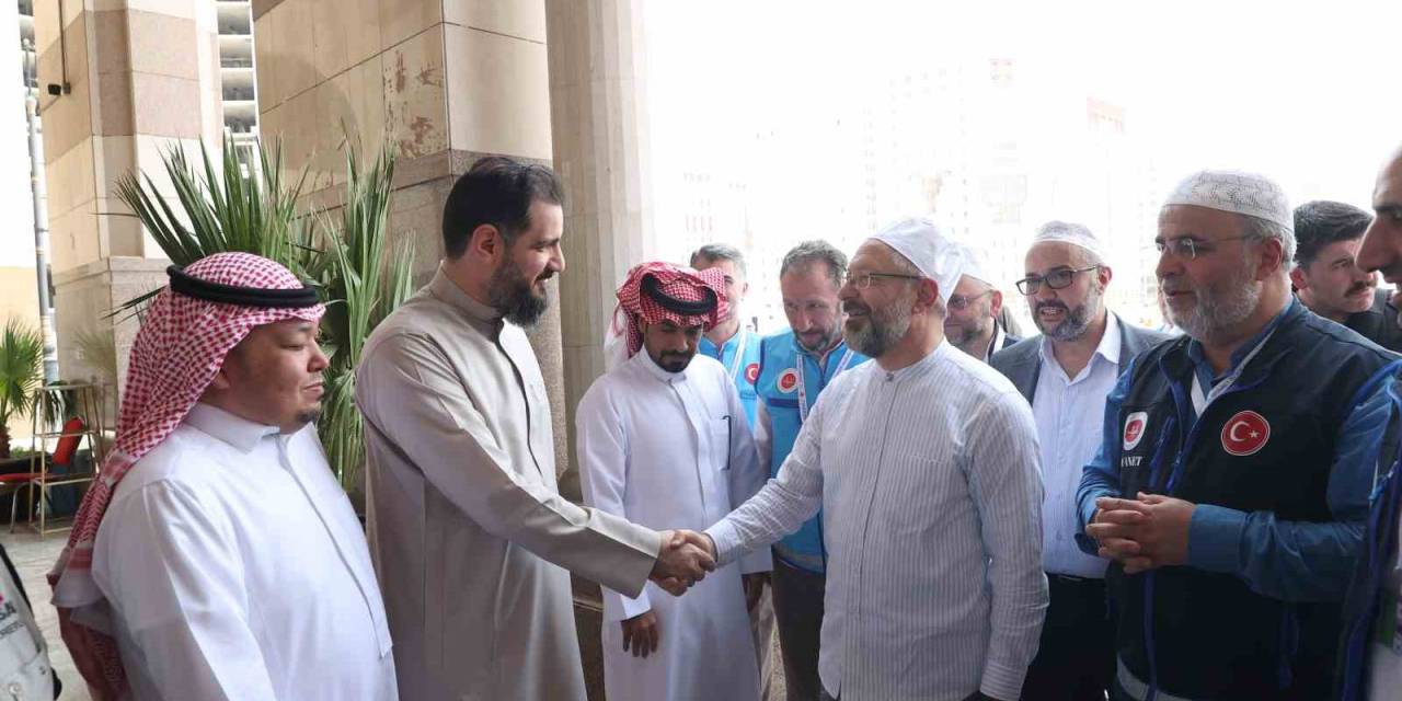 Diyanet İşleri Başkanı Erbaş, Medine’de Türk Hacı Adaylarına Verilen Hizmetleri İnceledi
