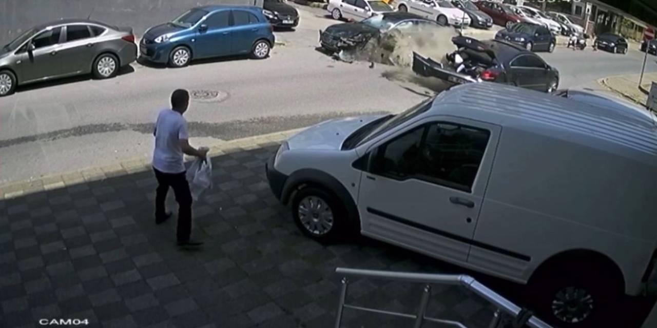 Ataşehir’de 6 Aracın Karıştığı Kazada Ortalık Savaş Alanına Döndü