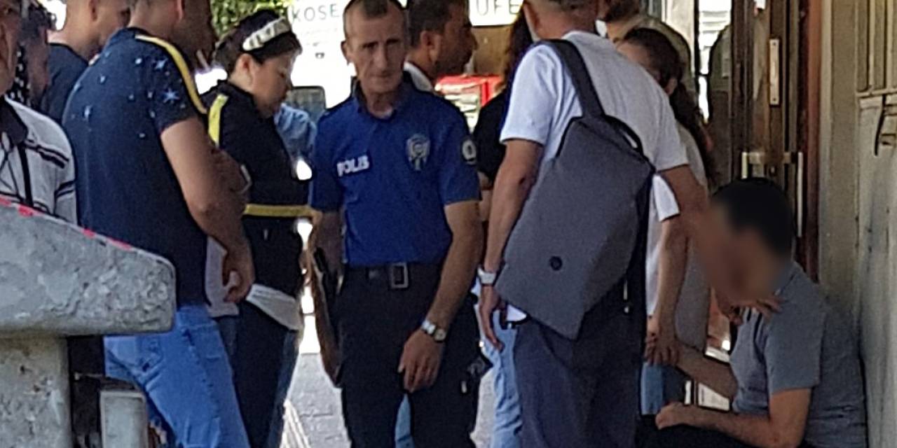 Sinir Krizi Geçiren Otizmli Genç, 2 İş Yerine Zarar Verdi