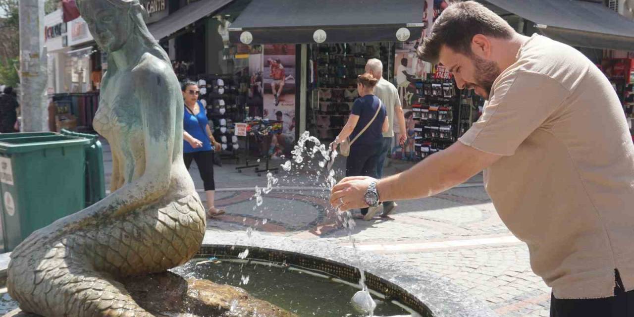 Edirne’de Sıcak Hava Bunalttı, Kimisi Süs Havuzlarına, Kimisi Çeşmelere Koştu