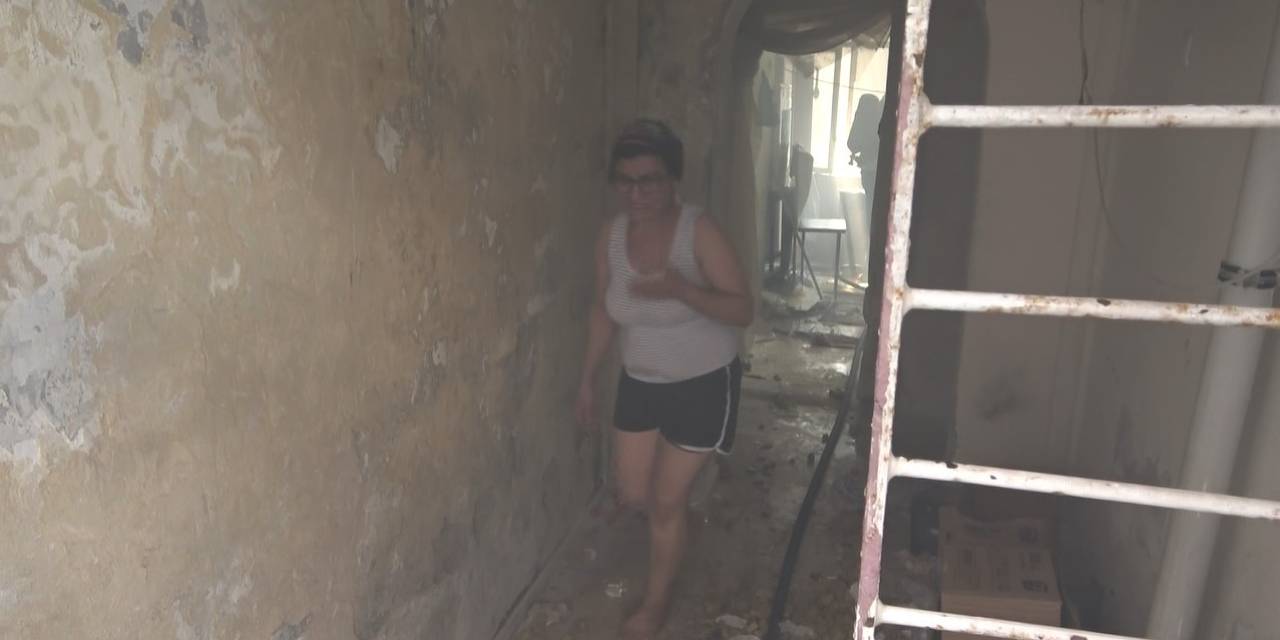 Yangından Eşyalarını Korumak İsterken Dumandan Etkilendi