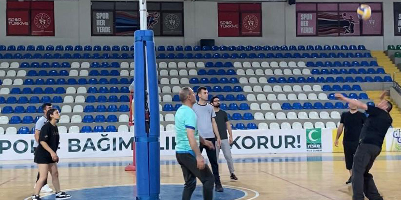 Rize Yeşilay'dan Gençlere Voleybol Turnuvası ile Bağımlılıkla Mücadele Mesajı!