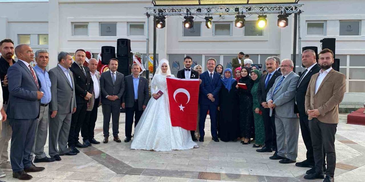 Şehit Enes Budak’ın İkiz Kardeşi Dünya Evine Girdi