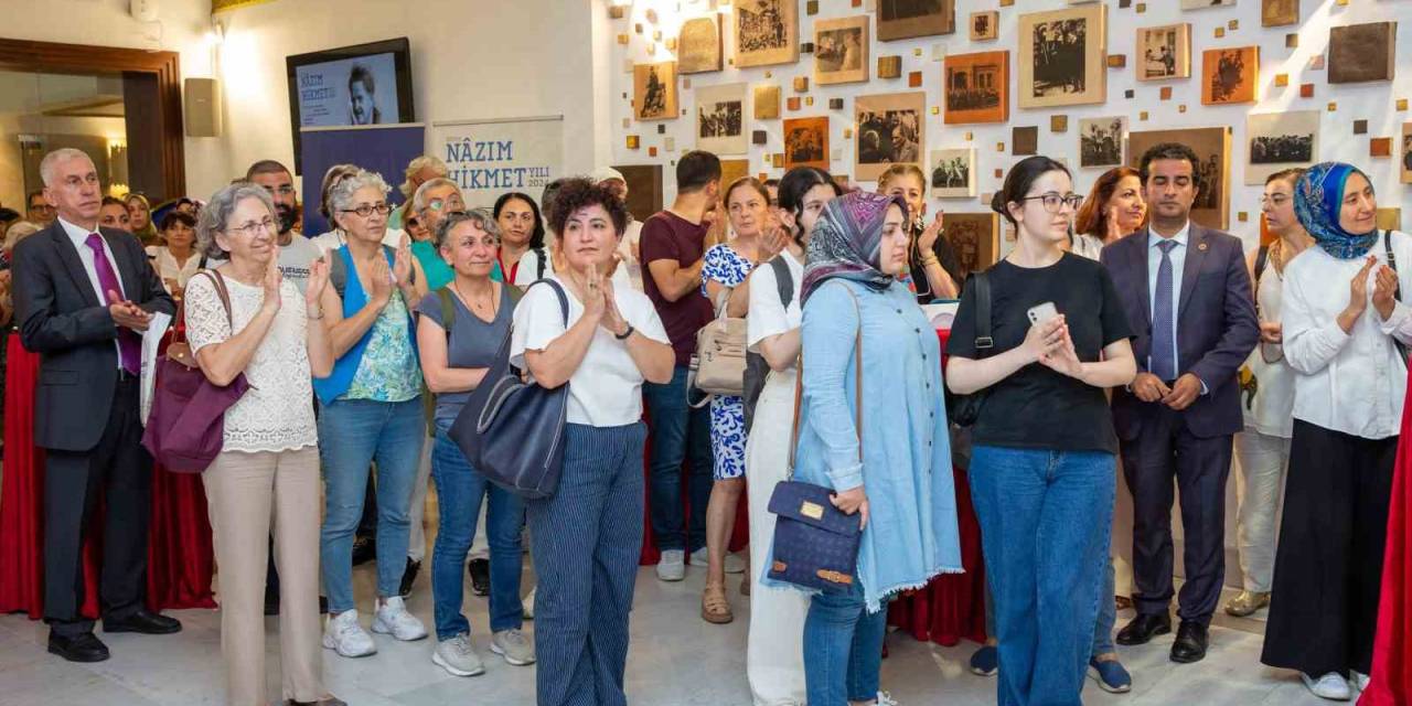 Şarkılarla, Şiirlerle Nâzım Hikmet