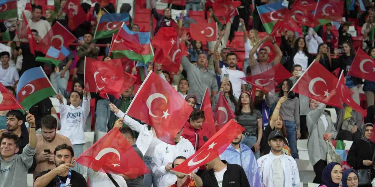 Sosyal Medya Üzerinden Eleştirilere Erzincan Kamuoyundan Tepki