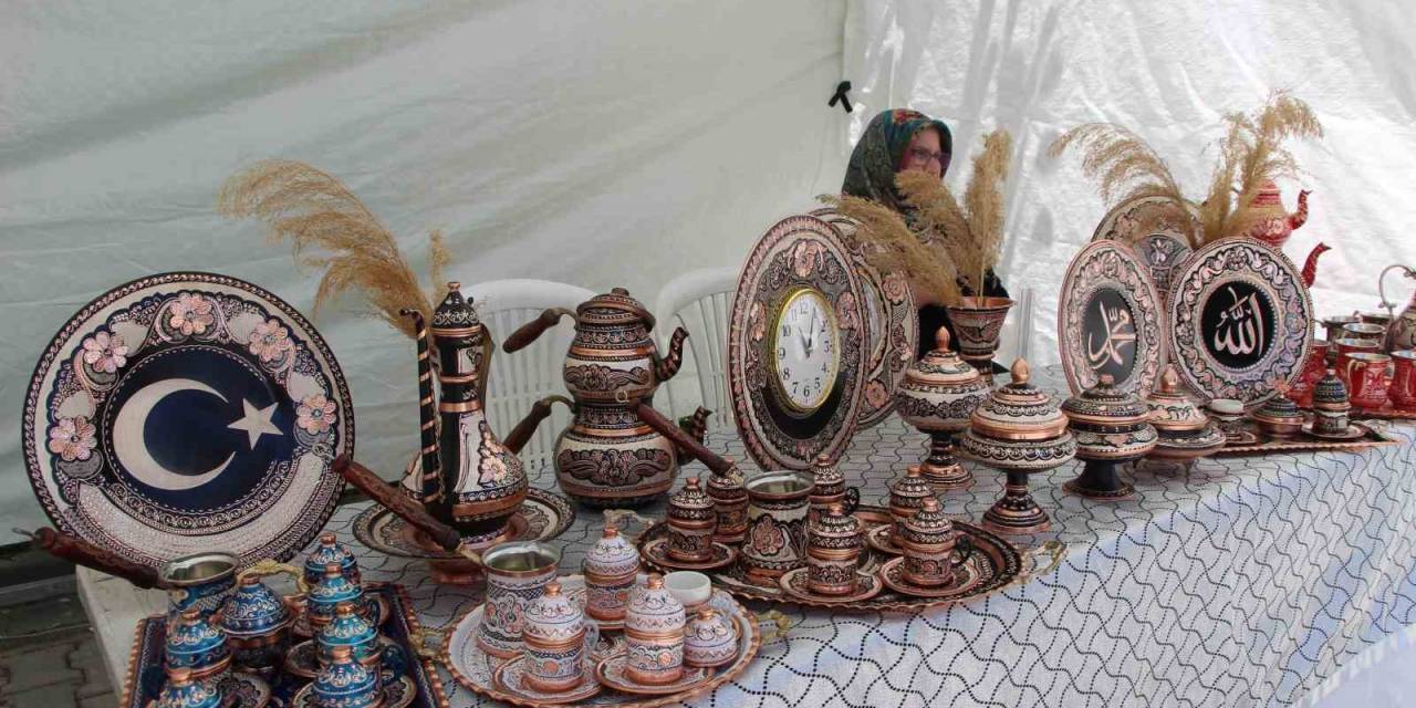 Bingöl’de Kursiyerler Yıl Boyunca Hazırladıkları Ürünleri Sergiledi