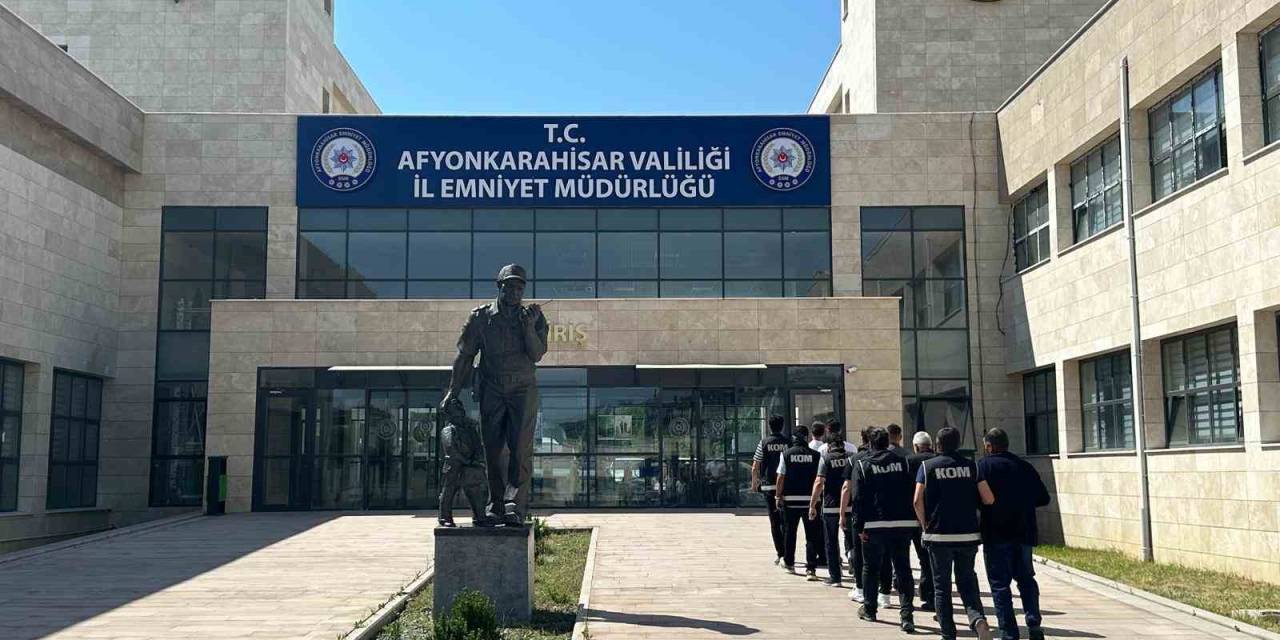 Silah Kaçakçılarına Yönelik Operasyon: 7 Gözaltı