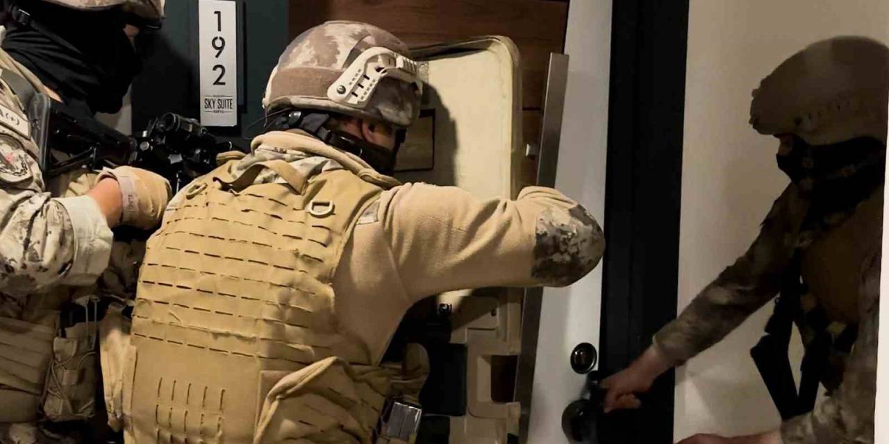 Kars’ta Binlerce Kişinin Banka Hesaplarını Ele Geçiren Çete Çökertildi